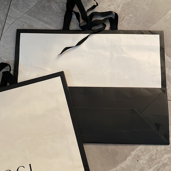 Gucci Gift Bags (2) different sizes - Picture 4 of 6